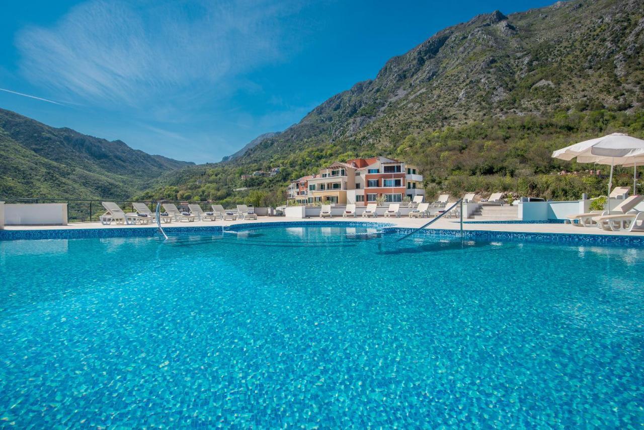 Lavender Bay Apartment C32 Donji Morinj Εξωτερικό φωτογραφία