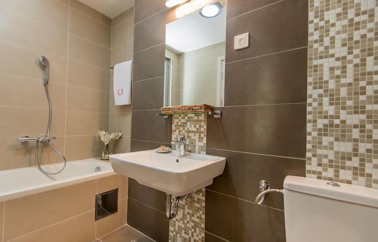Lavender Bay Apartment C32 Donji Morinj Εξωτερικό φωτογραφία